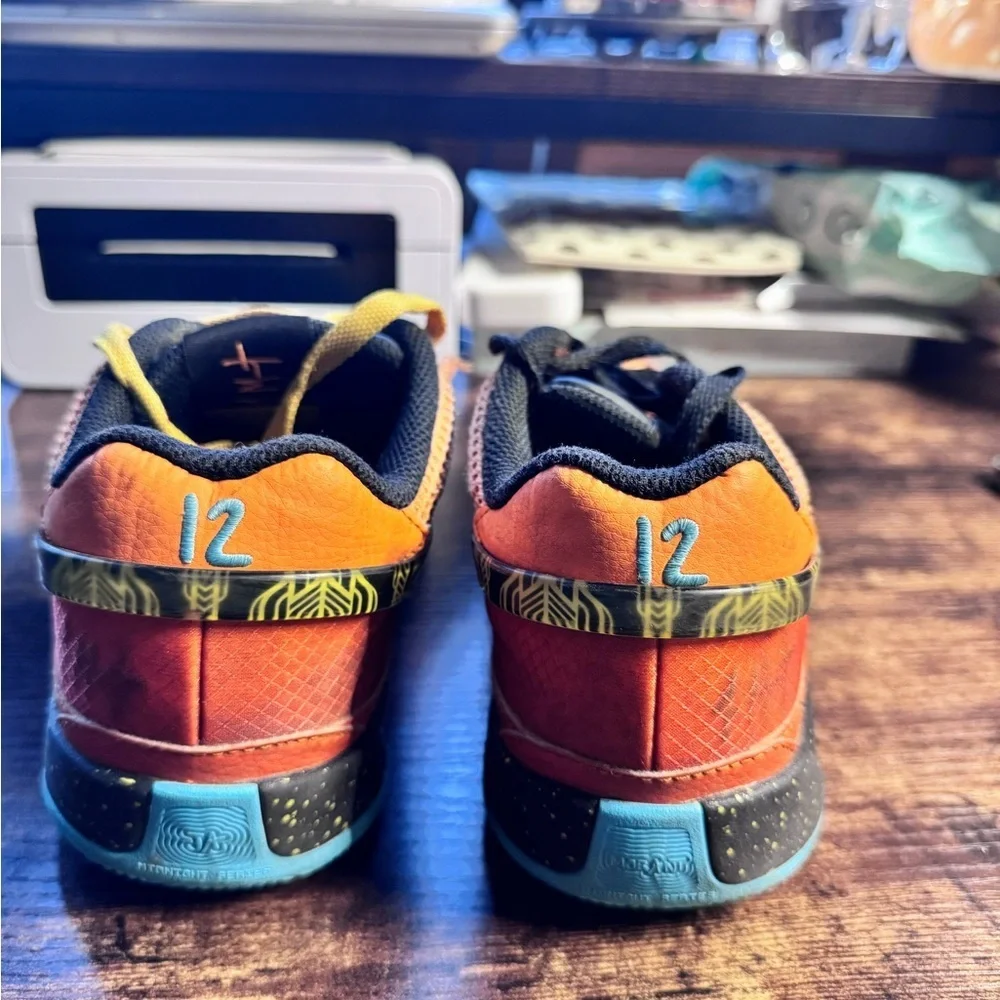 Nike Ja GS Orange/Blue Size 5.5Y